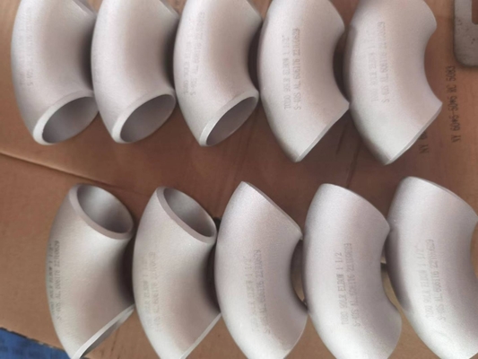 Les garnitures de tuyau de soudage bout à bout BW écartent 6&quot; d'un coup de coude DST 90° LR UNS S32750 ASME B16.9
