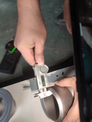 Pipe en alliage de titane de précision de diamètre personnalisé standard DIN 17850 pour équipement médical