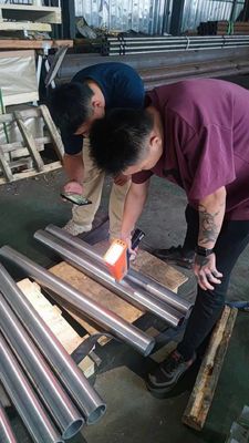 Pipe en alliage de titane de précision de diamètre personnalisé standard DIN 17850 pour équipement médical