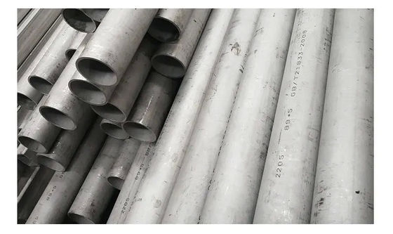 Tubes en acier au carbone Sch10-sch160 A790 utilisés dans les applications pétrolières et gazières offrant des performances robustes sous haute pression