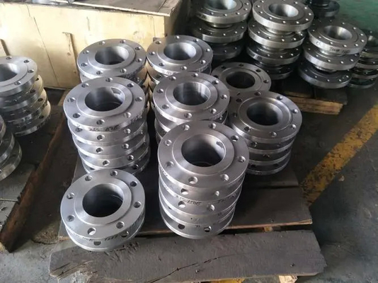 Excellente étanchéité des brides en acier allié A182 F304/304L F316/316L B16.5 Bride en acier forgé pour divers environnements industriels