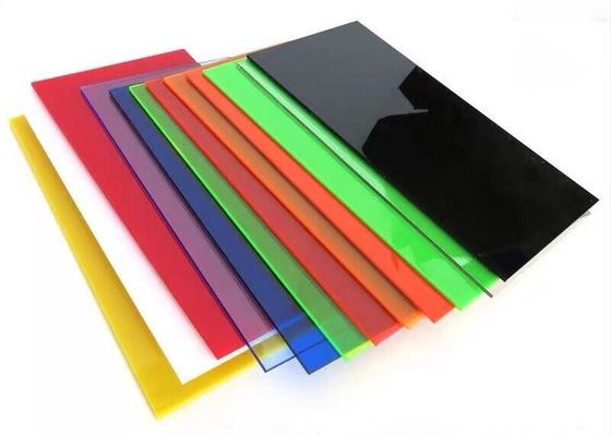 Feuille acrylique moulée résistante aux UV de haute clarté GB/T 7134 Épaisseur personnalisée pour les vitrines