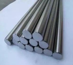 Tube en acier sans soudure à extrémités filetées avec surface polie et longueur personnalisée pour applications industrielles