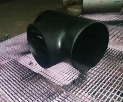 Barrière Tee OD 8" de Monel 400 ASTM/UNSP N04400 POIDS 4mm adaptés aux besoins du client
