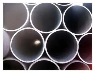 tuyaux en acier sans soudure Utilisé pour le transport de liquides à basse pression, tels que l'eau, le gaz et le pétrole; construction et tuyauterie