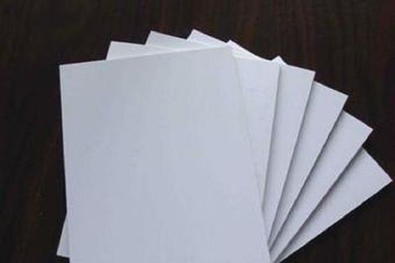 A4 acrylique clair a poli le plat de lucite du perspex PMMA